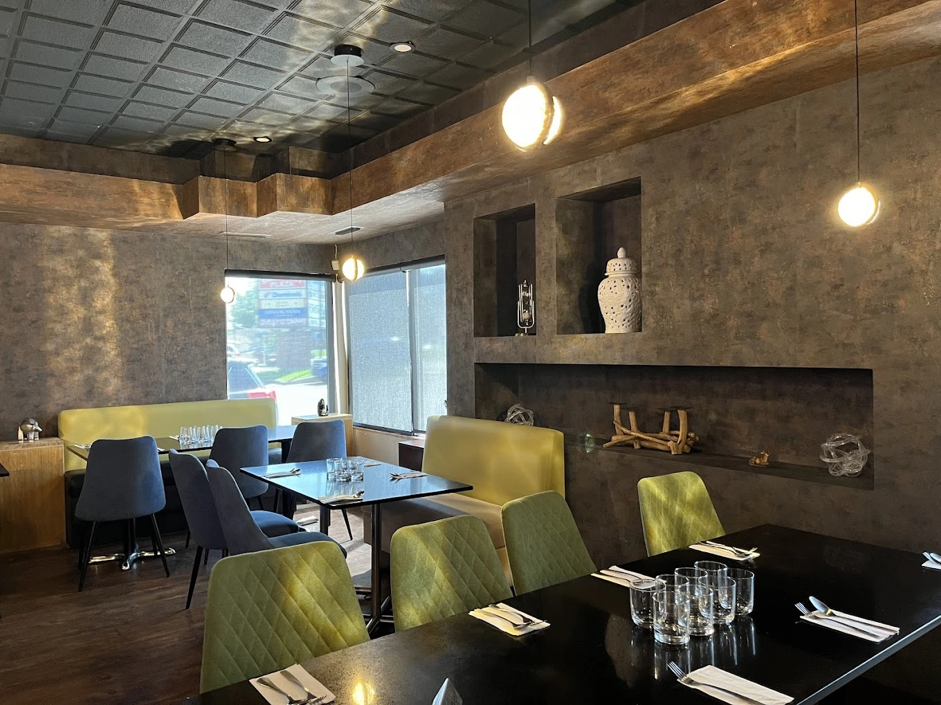 Experience authentic Indian cuisine at Royal Heritage in Calgary